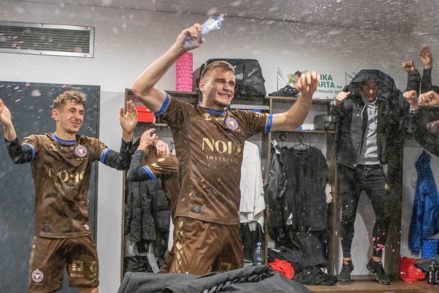 在如此背景 在如此背景